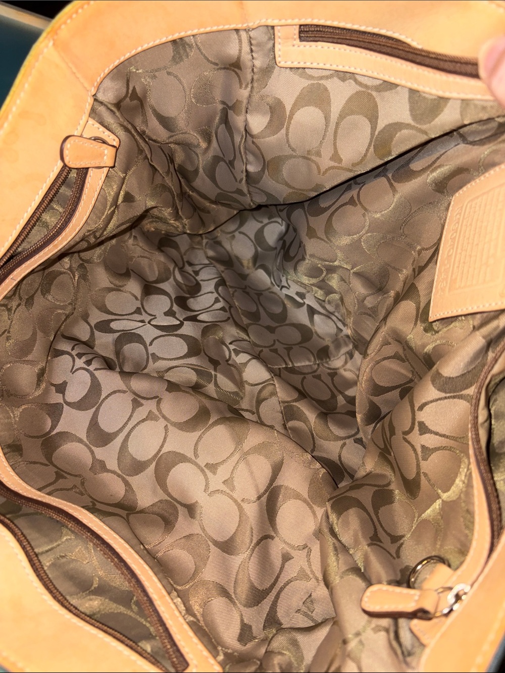 Coach Limited Edition Suede Large Wave Multicolor Gallery Tote. Great Condition - Picture 10 of 14